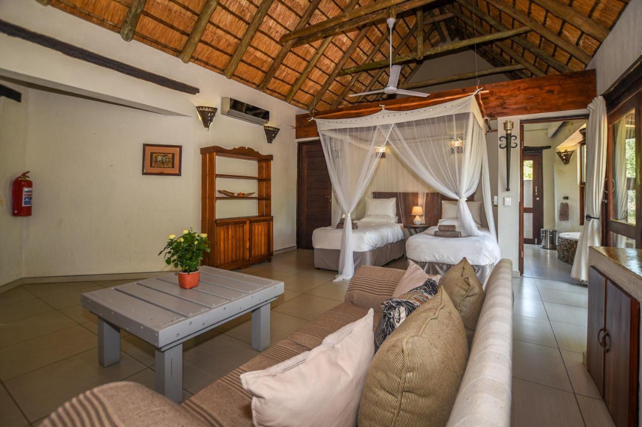 Leopard'S Lair Bush Lodge 호에드스프뤼트 외부 사진