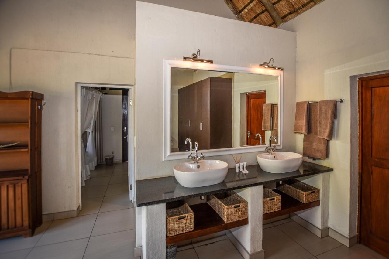 Leopard'S Lair Bush Lodge 호에드스프뤼트 외부 사진