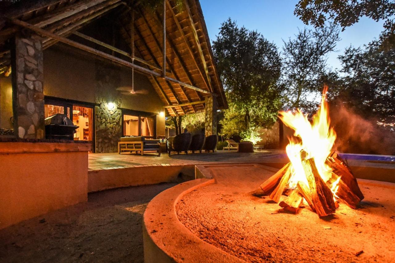 Leopard'S Lair Bush Lodge 호에드스프뤼트 외부 사진