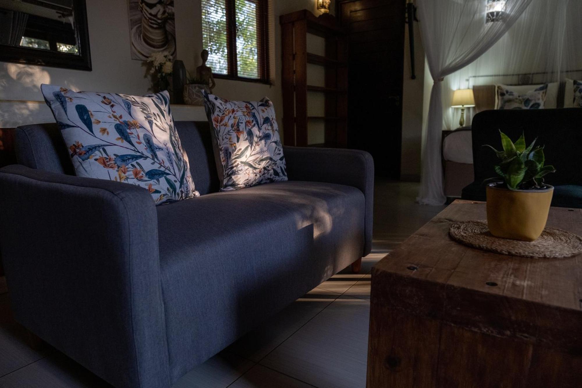 Leopard'S Lair Bush Lodge 호에드스프뤼트 객실 사진